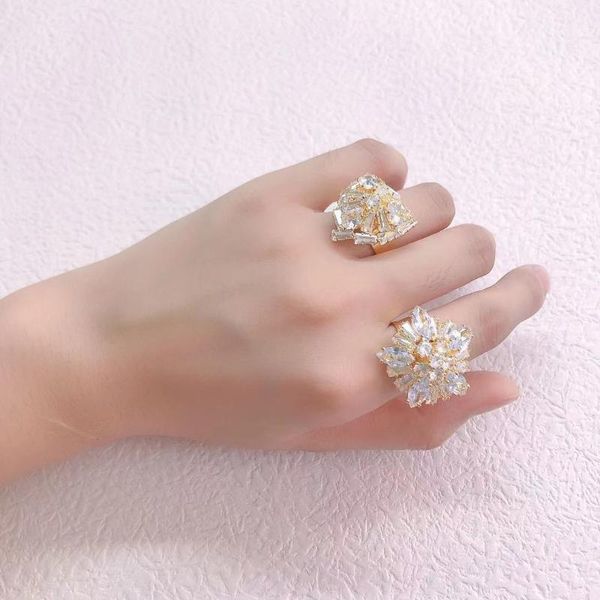 wedding rings 2012 fashion luxury flower shaped large zircon ring is suitable for women's engagement jewelry accessories, Slivery;golden
wedding rings 2012 fashion luxury flower shaped large zircon ring is suitable for women's engagement jewelry accessories, Slivery;golden