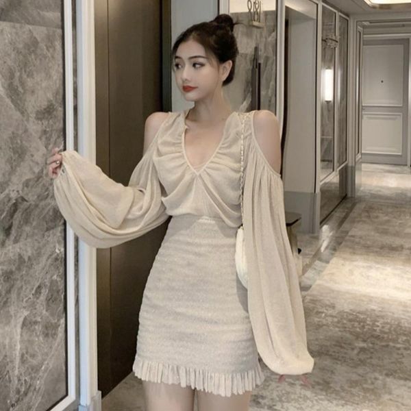 casual dresses spring autumn long sleeve hollow out fashion brand mini-dress v-neck party temperament aesthetic, Black;gray
casual dresses spring autumn long sleeve hollow out fashion brand mini-dress v-neck party temperament aesthetic, Black;gray