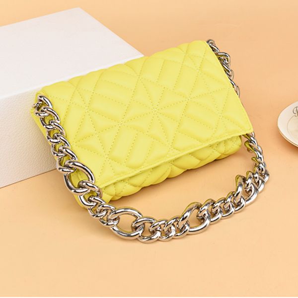 2021 ladies thick chain quilted one-shoulder portable banquet bag banquet wedding clutch wallet cinderella princess
2021 ladies thick chain quilted one-shoulder portable banquet bag banquet wedding clutch wallet cinderella princess