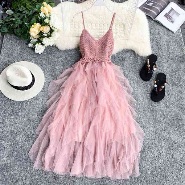 summer women irregular dresses fashion spaghetti strap v neck dress woman knitted patchwork lace hem casual robe 210602, Black;gray
summer women irregular dresses fashion spaghetti strap v neck dress woman knitted patchwork lace hem casual robe 210602, Black;gray