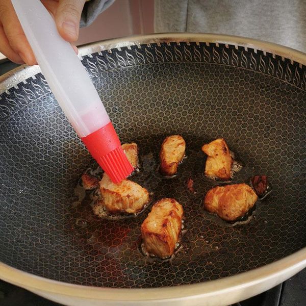 tools & accessories bbq/pastry basting brushes with oil bottle heat resistant brush soy sauce dispenser for barbecue kitchen utensils tool
tools & accessories bbq/pastry basting brushes with oil bottle heat resistant brush soy sauce dispenser for barbecue kitchen utensils tool