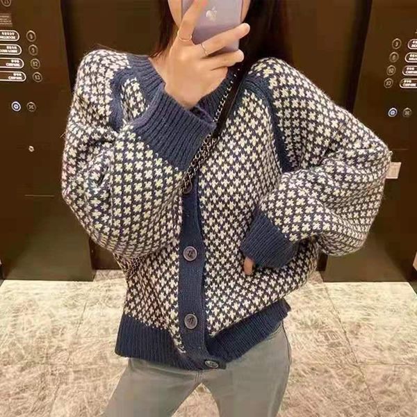 women's knits & tees western style knitted cardigan autumn and winter loose-fitting retro contrast sweater fashion all-match jacket, White
women's knits & tees western style knitted cardigan autumn and winter loose-fitting retro contrast sweater fashion all-match jacket, White