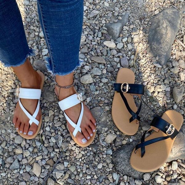 summer fashion ladies flat round buckle sandals cross straps women's shoes solid thongs black beach slippers
summer fashion ladies flat round buckle sandals cross straps women's shoes solid thongs black beach slippers