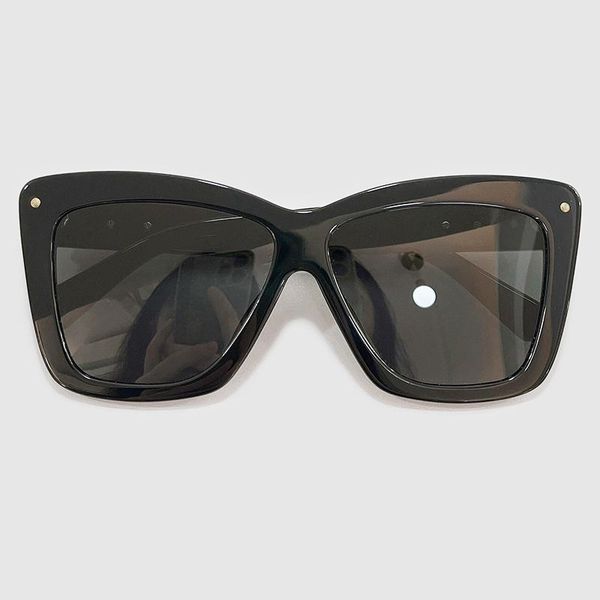 sunglasses oversized luxury classic cat eye for lady stylish traveling shades glasses retro style oculos feminino uv400, White;black
sunglasses oversized luxury classic cat eye for lady stylish traveling shades glasses retro style oculos feminino uv400, White;black