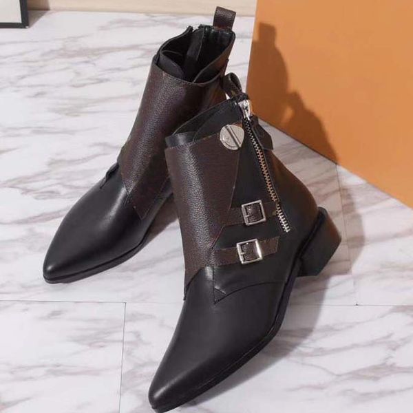 fashion designer boots chunky ankle boot is a refined style combining black calf leather and suede baby goat with box 01
fashion designer boots chunky ankle boot is a refined style combining black calf leather and suede baby goat with box 01
