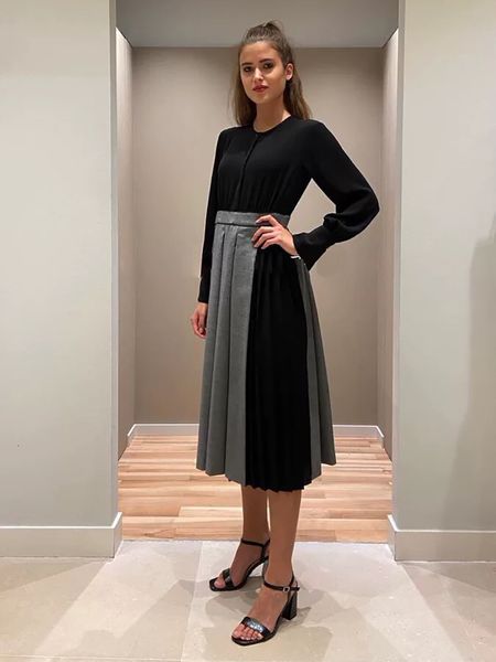 dress 99% Virgin Wool Luxury Design 2021 Collection Long Sleeved Business Style Midi, Black;gray
dress 99% Virgin Wool Luxury Design 2021 Collection Long Sleeved Business Style Midi, Black;gray