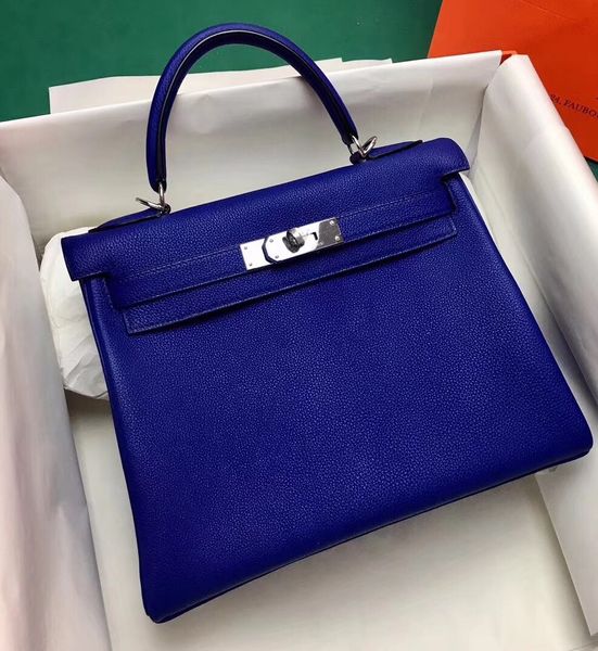 fully handmade quality togo leather desingers bag 28cm 6colors wax line stitching gold and silver hardware very good quality fast delivery
fully handmade quality togo leather desingers bag 28cm 6colors wax line stitching gold and silver hardware very good quality fast delivery