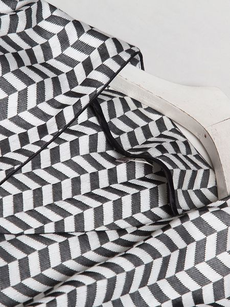 dress heavy silk super 40m beige woven pickle deep v-neck long-sleeved loose-fitting pocket black and white gingham jacket, Black;gray
dress heavy silk super 40m beige woven pickle deep v-neck long-sleeved loose-fitting pocket black and white gingham jacket, Black;gray