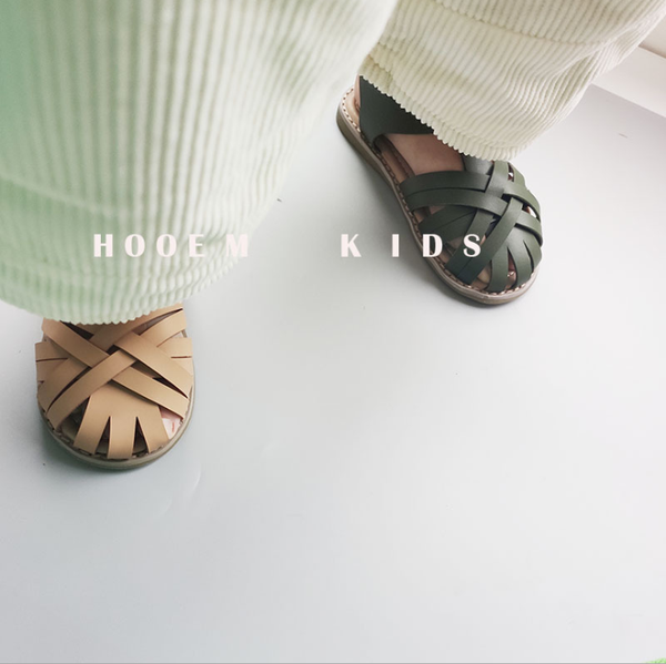 sandals 2021 korea kids girls boys hollow out flat summer fashion good quality beach shoes 21-30, Black;red
sandals 2021 korea kids girls boys hollow out flat summer fashion good quality beach shoes 21-30, Black;red