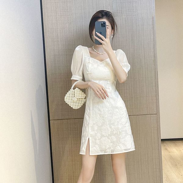 luxury cheongsam 2021 high-end improved cheongsam drs summer girl temperament bubble sleeve white short skirt, Blue;red
luxury cheongsam 2021 high-end improved cheongsam drs summer girl temperament bubble sleeve white short skirt, Blue;red