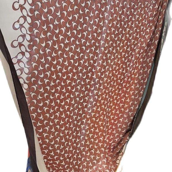scarves 5 2021 fashion luxury spelling women's scarf skin shawl comfortable full matching square 90 * 90cm (no box), Blue;gray
scarves 5 2021 fashion luxury spelling women's scarf skin shawl comfortable full matching square 90 * 90cm (no box), Blue;gray