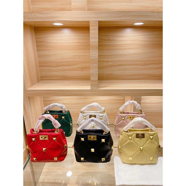 women luxurys designers bags 2021 womens handbags purses designer crossbody wallet bag louisbags_18 huanu version foreign style leisure play
women luxurys designers bags 2021 womens handbags purses designer crossbody wallet bag louisbags_18 huanu version foreign style leisure play