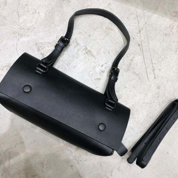 evening bags 100% genuine leather women handbag durable fashion baguette pillow shoulder bag soft female double strap
evening bags 100% genuine leather women handbag durable fashion baguette pillow shoulder bag soft female double strap