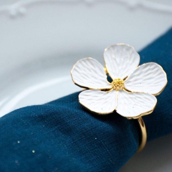 napkin rings 6pcs ring creative personality m metal white oil flower buckle home kitchen tableware supplies
napkin rings 6pcs ring creative personality m metal white oil flower buckle home kitchen tableware supplies