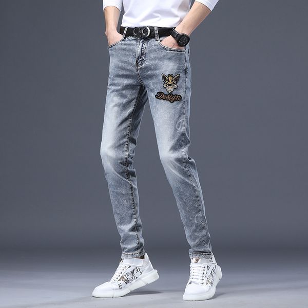 2021 spring and summer jeans mens fashion hand-painted letter embroidery slim elastic feet korean pants, Blue
2021 spring and summer jeans mens fashion hand-painted letter embroidery slim elastic feet korean pants, Blue