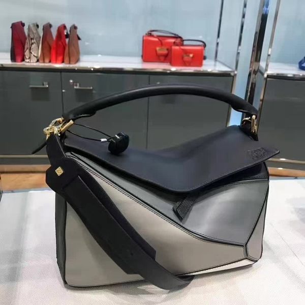 designer hs loewe men's french women's s with color matching slant cross , multi-purpose geometric and one shoulder bag bb 
designer hs loewe men's french women's s with color matching slant cross , multi-purpose geometric and one shoulder bag bb