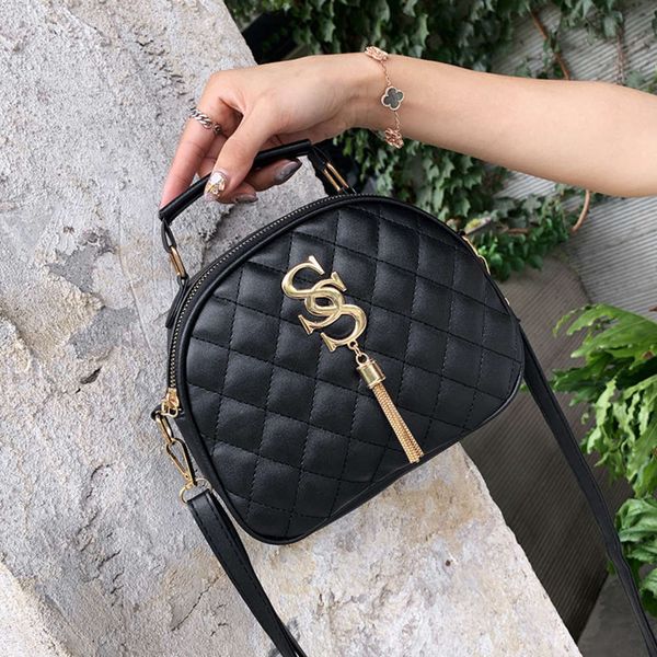 autumn and winter high-quality foreign style women's bag korean ins fashion versatile mini lingge mobile phone
autumn and winter high-quality foreign style women's bag korean ins fashion versatile mini lingge mobile phone