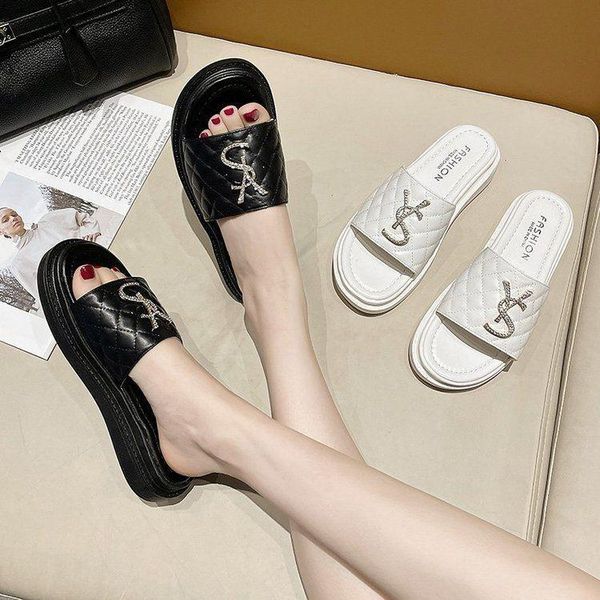 slippers female 2021 water diamond letter square head wear flat bottom seaside holiday beach shoes, Black
slippers female 2021 water diamond letter square head wear flat bottom seaside holiday beach shoes, Black