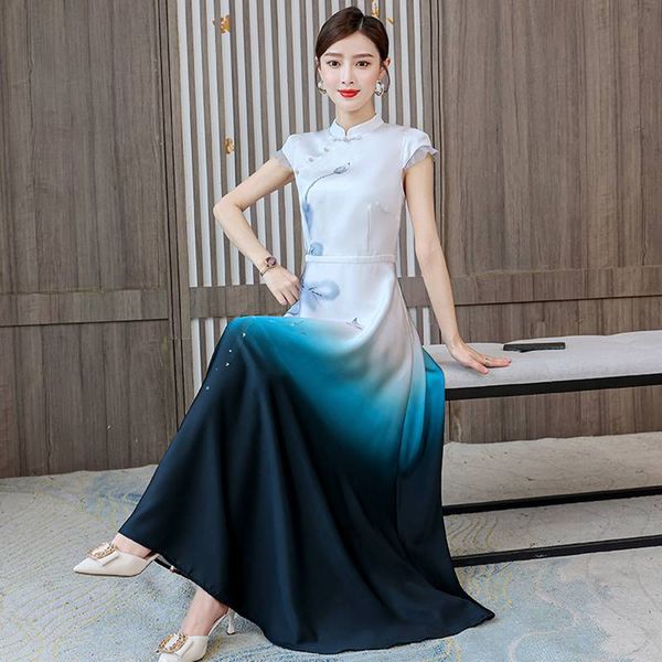 luxury cheongsam celebrity catwalk chine feng shui ink printing improved waist closing cheongsam trend in summer 2021, Blue;red
luxury cheongsam celebrity catwalk chine feng shui ink printing improved waist closing cheongsam trend in summer 2021, Blue;red