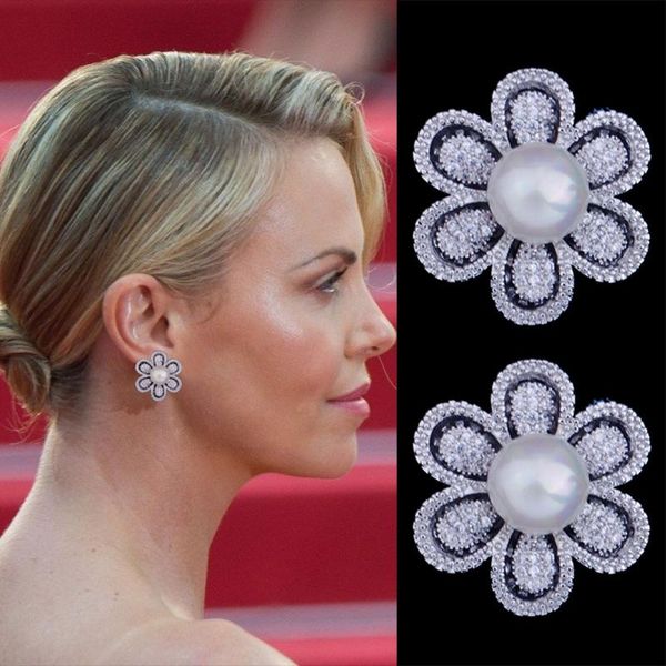 stud godki 21mm flower imitation pearl full micro cubic zirconia pave women bridal engagement earring jewelry addiction, Golden;silver
stud godki 21mm flower imitation pearl full micro cubic zirconia pave women bridal engagement earring jewelry addiction, Golden;silver