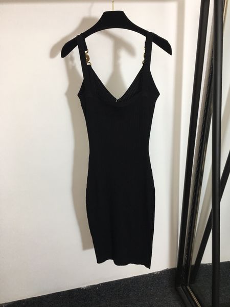 2 2022 runway dresses spring summer brand same style dress flora print sleeveless spaghetti strap black empire fashion womens clothes
2 2022 runway dresses spring summer brand same style dress flora print sleeveless spaghetti strap black empire fashion womens clothes