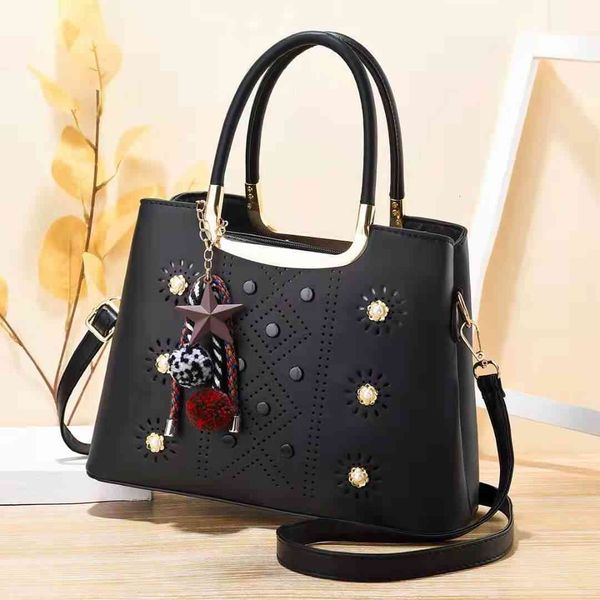bag women's 2021 hollow out embroidered hand carry bag fashion large capacity one shoulder messenger, Black;red
bag women's 2021 hollow out embroidered hand carry bag fashion large capacity one shoulder messenger, Black;red