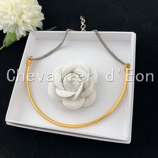 chokers chevalier d'eon classic brand simple geometric necklace retro luxury jewelry 1:1 fashion personality gift for women, Golden;silver
chokers chevalier d'eon classic brand simple geometric necklace retro luxury jewelry 1:1 fashion personality gift for women, Golden;silver