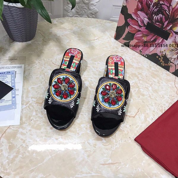 woman slipper fashion thick bottom slippers platform alphabet lady sandals leather high heel slides with box us35-41, Black
woman slipper fashion thick bottom slippers platform alphabet lady sandals leather high heel slides with box us35-41, Black