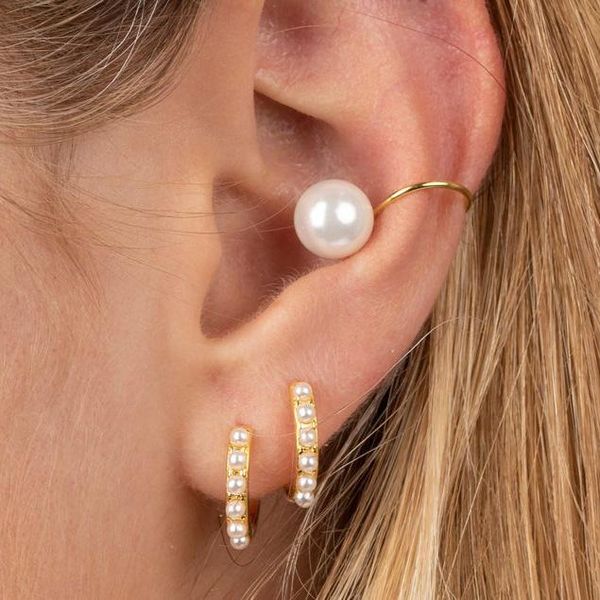 summer trendy women earring jewelry inside round fresh sea pearl ball bead hoop earrings lady fashion european & huggie, Golden;silver
summer trendy women earring jewelry inside round fresh sea pearl ball bead hoop earrings lady fashion european & huggie, Golden;silver