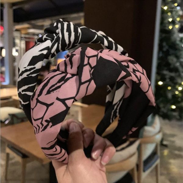 fashion hair accessories women's striped middle knot wide-brimmed headband wild girl wash sports band headwear1
fashion hair accessories women's striped middle knot wide-brimmed headband wild girl wash sports band headwear1