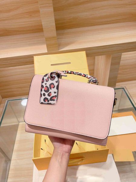 designer tote bag branded crossbody mini luxurys bags handbag pink leather high-end clutch brand design metal buckle dinner
designer tote bag branded crossbody mini luxurys bags handbag pink leather high-end clutch brand design metal buckle dinner