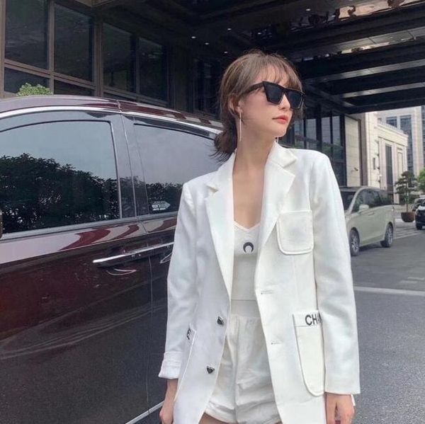 spring 2021 women's suits blazers, loose personality long sleeve coat, designed for independent girls, classic fashion, style professio, White;black
spring 2021 women's suits blazers, loose personality long sleeve coat, designed for independent girls, classic fashion, style professio, White;black