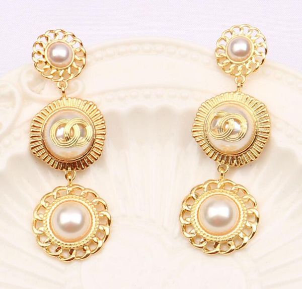 wholesale vintage women luxury designer 18k gold plated dangle stud earrings brand letter geometric round three layer pearl engagement party, Silver
wholesale vintage women luxury designer 18k gold plated dangle stud earrings brand letter geometric round three layer pearl engagement party, Silver