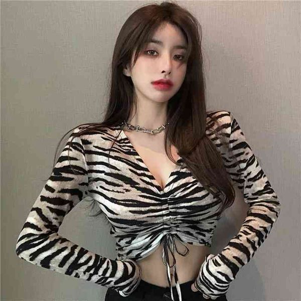 tee spring and autumn with low-cut striped feminine ribbon short zebra shirt impression fashion top, White
tee spring and autumn with low-cut striped feminine ribbon short zebra shirt impression fashion top, White