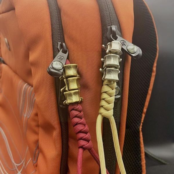 outdoor gadgets brass spine bone knife pendant personality creative cord keychain diy pure key car bead accessories umbrella l5r5
outdoor gadgets brass spine bone knife pendant personality creative cord keychain diy pure key car bead accessories umbrella l5r5