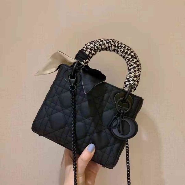 luxury herme handbags and storage heart key2021 new leather frosted princess bag d family same four grid women's bag mes
luxury herme handbags and storage heart key2021 new leather frosted princess bag d family same four grid women's bag mes