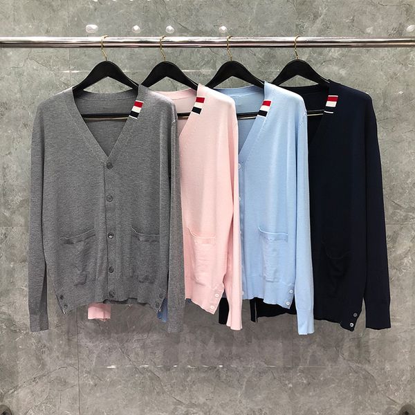men's sweaters fashion brand sweaters, v-neck knitted jackets, cotton clothes, wool casual coats, spring and autumn, 2021, White;black
men's sweaters fashion brand sweaters, v-neck knitted jackets, cotton clothes, wool casual coats, spring and autumn, 2021, White;black