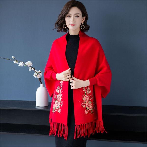 autumn and winter fringed shawl women's embroidered cape bat sleeve cardigan knitted sweater thick coat 210427, White;black
autumn and winter fringed shawl women's embroidered cape bat sleeve cardigan knitted sweater thick coat 210427, White;black