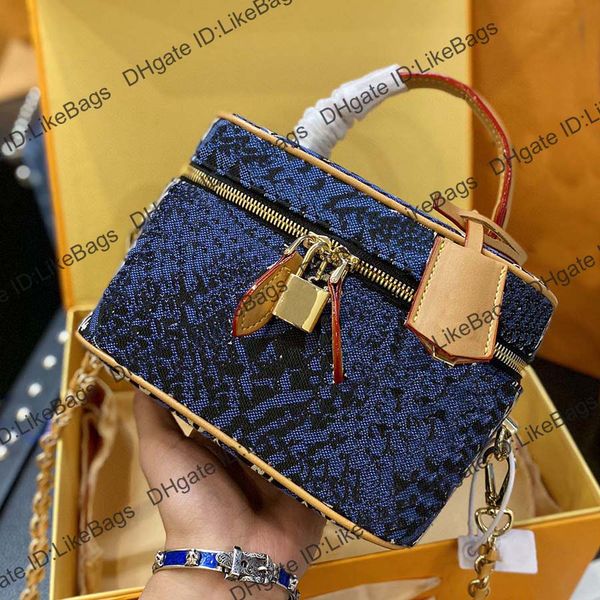 2021 luxurys designers handbags purses 20cm lock pochette make up bags genuine leather and denim white letter fashion womens designer should
2021 luxurys designers handbags purses 20cm lock pochette make up bags genuine leather and denim white letter fashion womens designer should