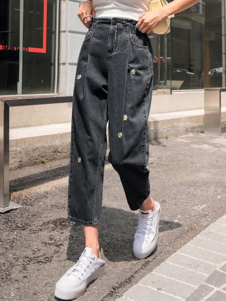 dazy floral embroidery cropped mom fit jeans 211g#, Blue
dazy floral embroidery cropped mom fit jeans 211g#, Blue
