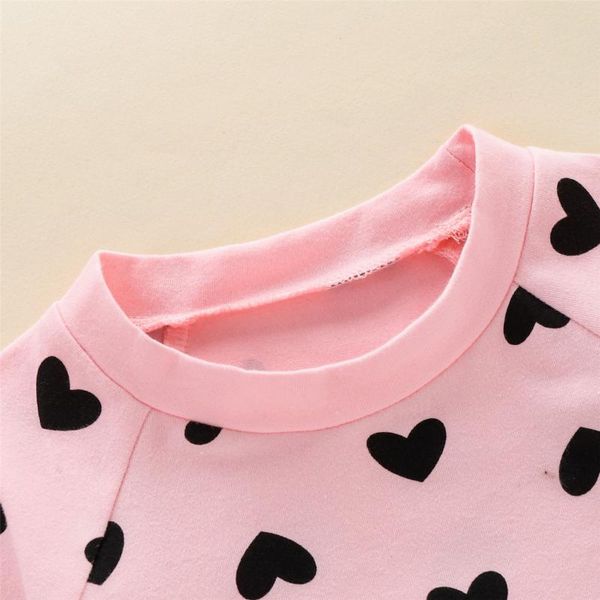 clothing sets fashion girls valentines day heart print t-shirts +shorts pants+headband children holiday casual clothes, White
clothing sets fashion girls valentines day heart print t-shirts +shorts pants+headband children holiday casual clothes, White