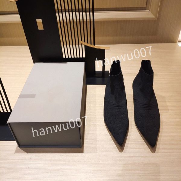2022 designer women diamond boots platform chunky heel martin boot genuine leather bee star shoes deserts winter outdoor lady party buckle a, Black
2022 designer women diamond boots platform chunky heel martin boot genuine leather bee star shoes deserts winter outdoor lady party buckle a, Black