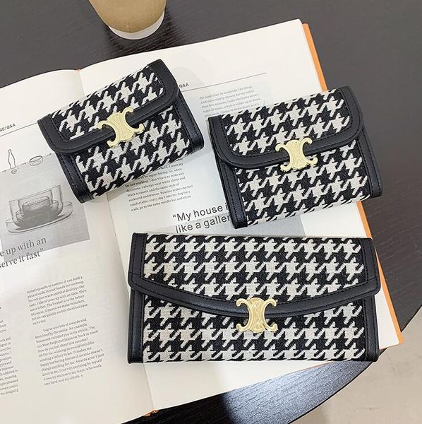 wholesale women handbag elegant atmospheric plaid canvas womens wallets multifunctional printing fashion long wallet trend contrast color le, Red;black
wholesale women handbag elegant atmospheric plaid canvas womens wallets multifunctional printing fashion long wallet trend contrast color le, Red;black