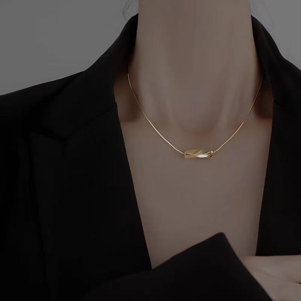 chokers fashion necklace titanium temperament clavicle 2021 girl female, Golden;silver
chokers fashion necklace titanium temperament clavicle 2021 girl female, Golden;silver