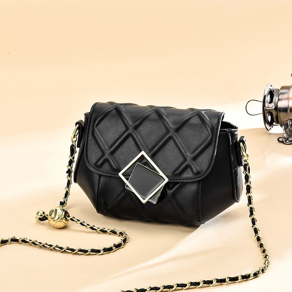 handbag popular bag 2021 women's fashion chain net red summer simple one shoulder messenger, Black;red
handbag popular bag 2021 women's fashion chain net red summer simple one shoulder messenger, Black;red