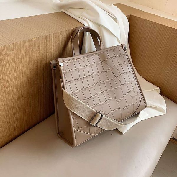 stone pattern leather women's handbag large capacity wide strap shoulder bags for women 2021 brand digner crossbody bag
stone pattern leather women's handbag large capacity wide strap shoulder bags for women 2021 brand digner crossbody bag