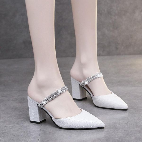 slippers female shoes low ladies' luxury slides women heels jelly flip flops square heel pointed toe 2021 designer high summer g, Black
slippers female shoes low ladies' luxury slides women heels jelly flip flops square heel pointed toe 2021 designer high summer g, Black
