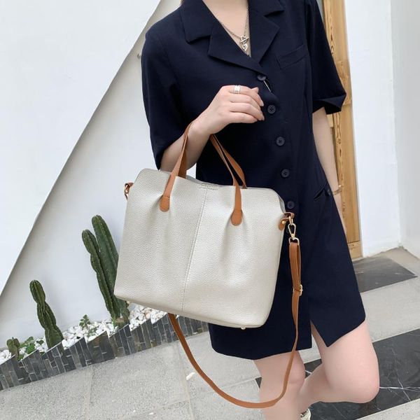 evening bags 2021 splicing trend fashion one shoulder high capacity portable messenger bag casual women lipstick purses
evening bags 2021 splicing trend fashion one shoulder high capacity portable messenger bag casual women lipstick purses