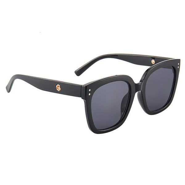 square gm sunglasses, rice nail glasses, pc men's and women's star fashion, White;black
square gm sunglasses, rice nail glasses, pc men's and women's star fashion, White;black