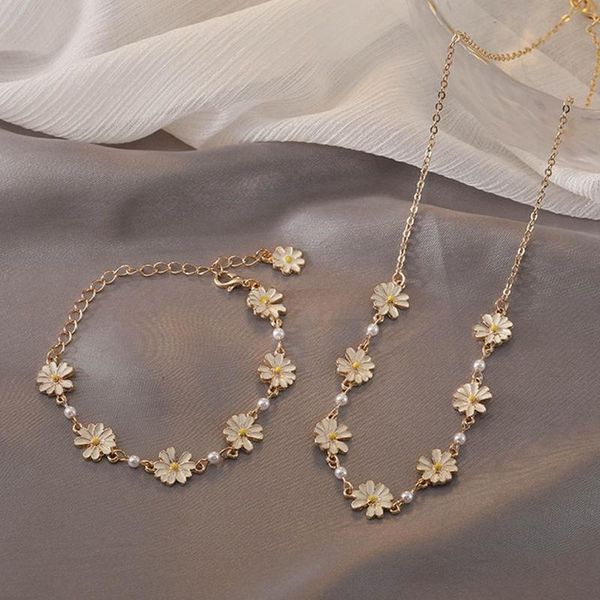 link, chain fashion sweet white flowers personality pearl metal minimalist chrysanthemum bracelet necklace for women jewelry accessories, Black
link, chain fashion sweet white flowers personality pearl metal minimalist chrysanthemum bracelet necklace for women jewelry accessories, Black